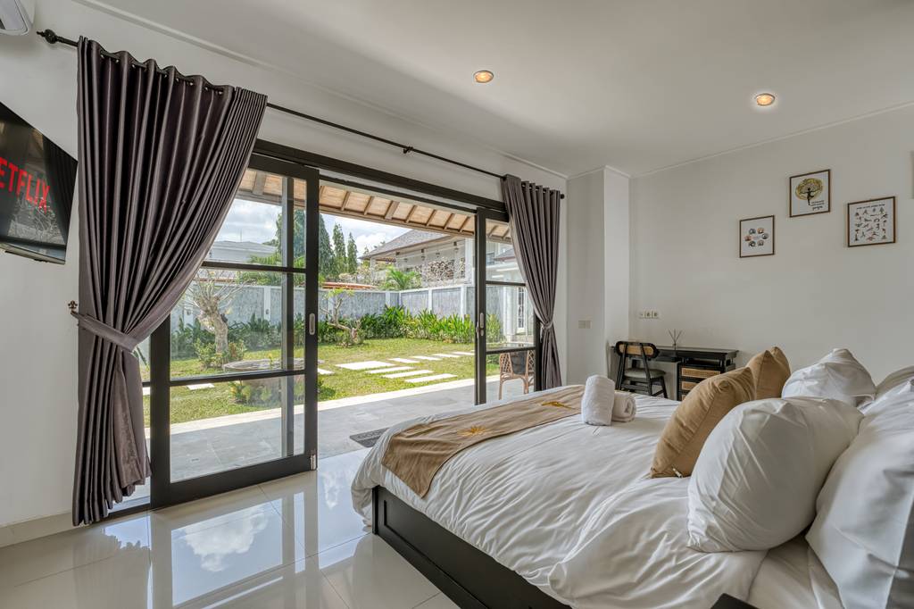 Three Bedrooms Villa 11